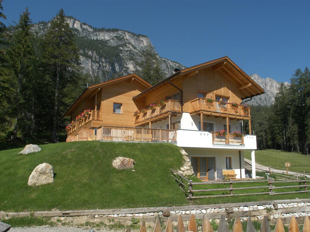 Chalet Susi La Villa  Buitenkant foto